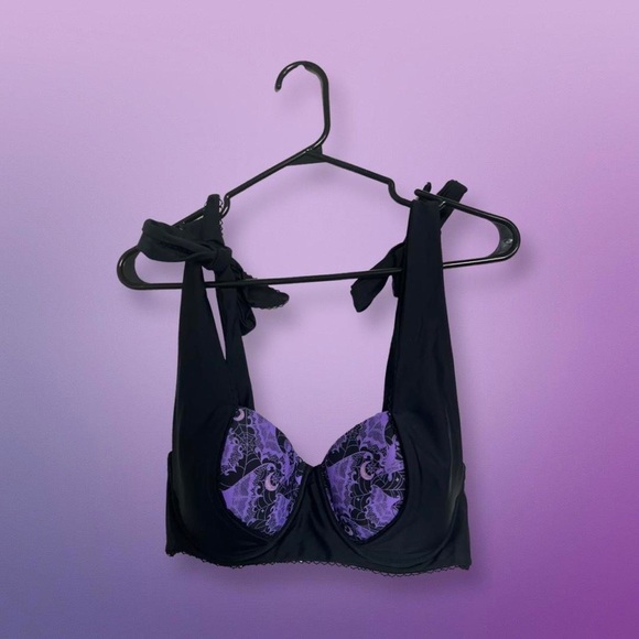 🦇 unique vintage lacey bats bikini top - Picture 1 of 2